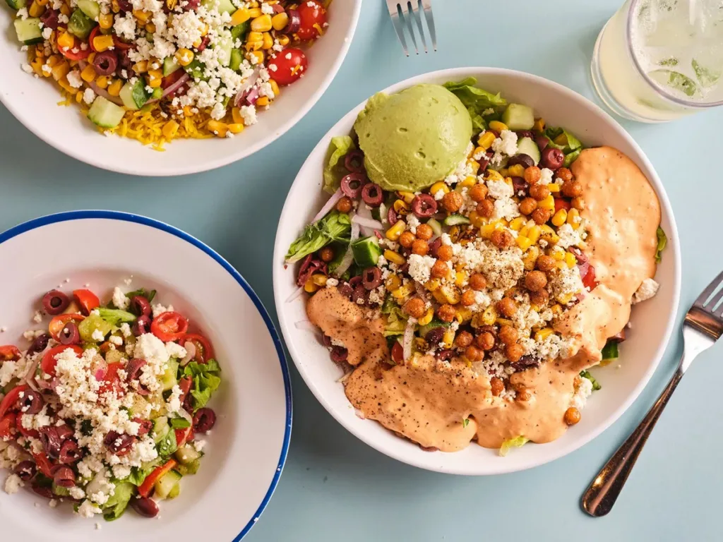 Freshly prepared Aplós bowls